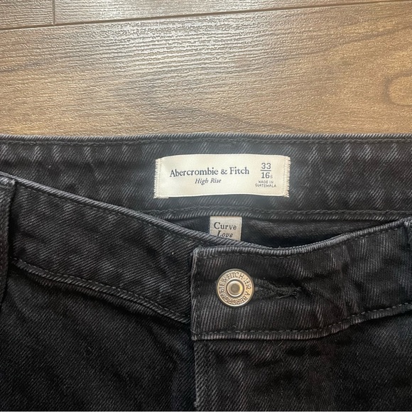 Abercombie & Fitch Curve Love Flare Jeans - Picture 2 of 9